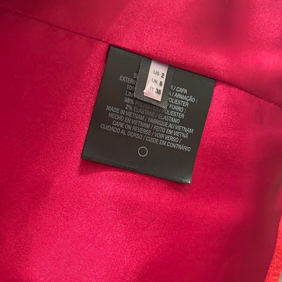 T Tahari blazer. Size 2. - Picture 4 of 6